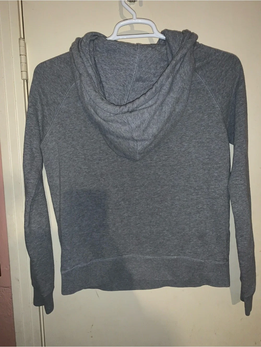 Nike Women’s Gray Cowl Neck Pullover Hoodie Size Medium